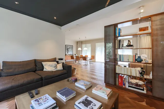 Villa te koop in Wilrijk – 1/10