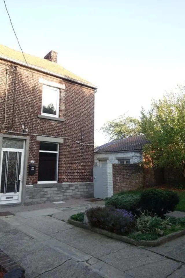 Huis te koop in Courcelles – 1/10