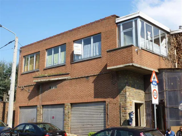 Appartement à louer à Roux – 1/2