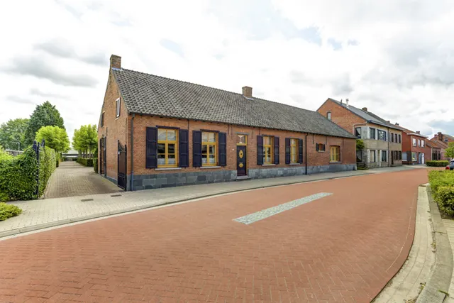 Huis te koop in Baarle-Hertog – 1/10