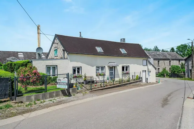 Huis te koop in Somme-Leuze – 1/10