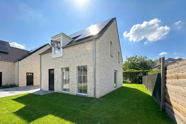 Huis te koop in Zoersel Halle – 1/10
