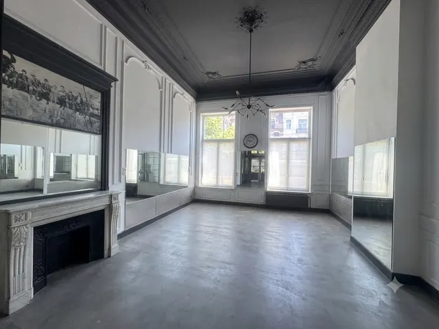 Appartement te koop in Ixelles – 1/8
