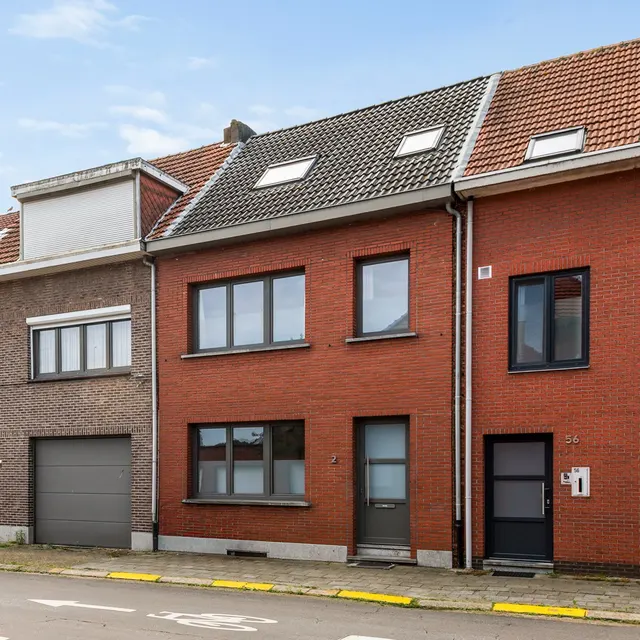 Huis te koop in Wijnegem – 1/10