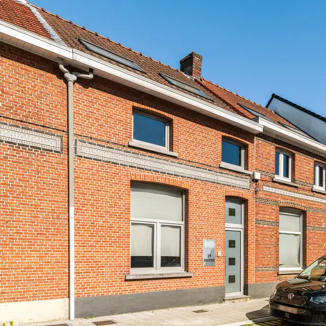 Huis te koop in Wijnegem – 1/10