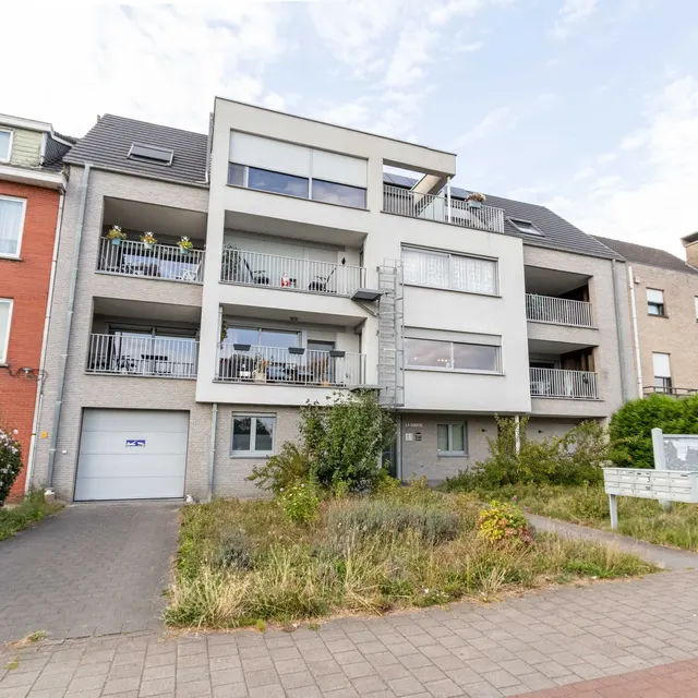 Appartement te huur in Wijnegem – 1/10