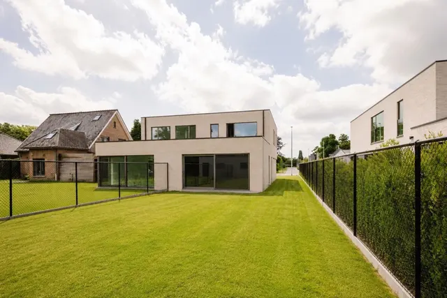 Huis te koop in Mariakerke – 1/10