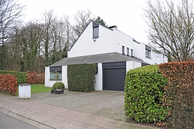 Villa te koop in Aartselaar – 1/10