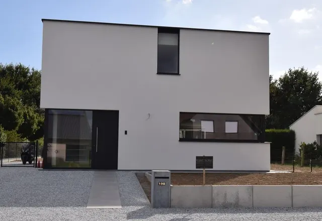 Huis te koop in Nederename – 1/4