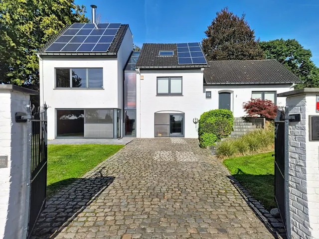 Huis for sale in Dilbeek – 1/10