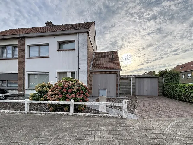 Huis te koop in Waregem – 1/10