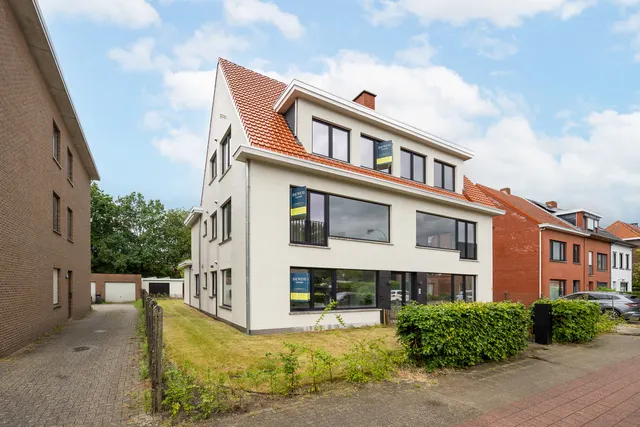 Appartement te koop in Brasschaat – 1/10