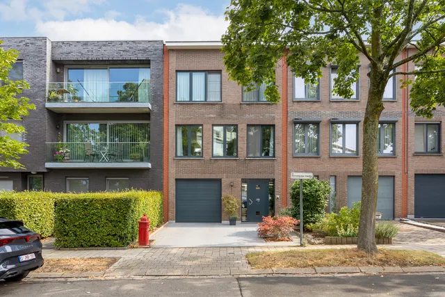 Huis te koop in Edegem – 1/10