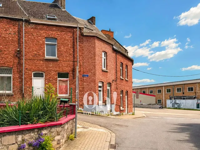 Huis te koop in Saint-Servais – 1/10