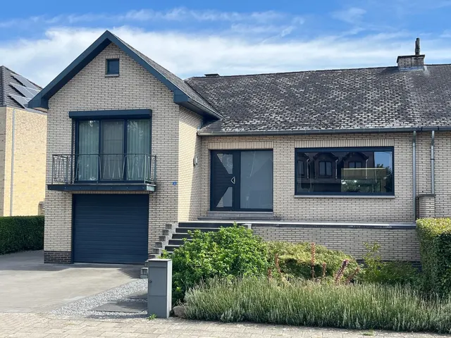 Huis te koop in Maasmechelen – 1/10