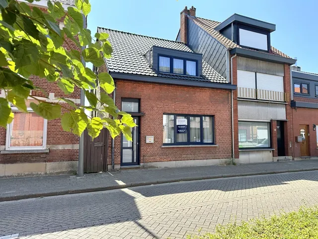 Huis te koop in Hoevenen – 1/3