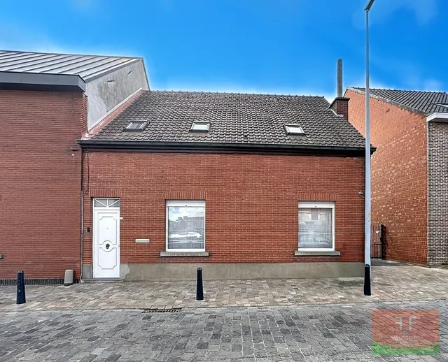 Huis te koop in Bavegem – 1/10