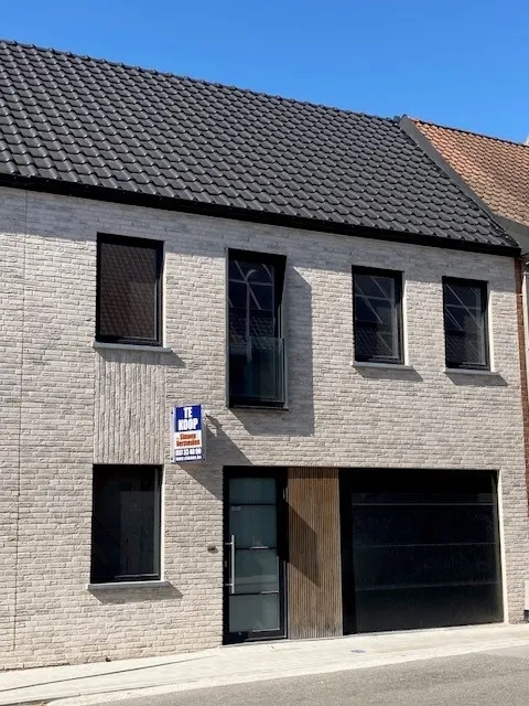 Rijwoning te koop in Poperinge – 1/10