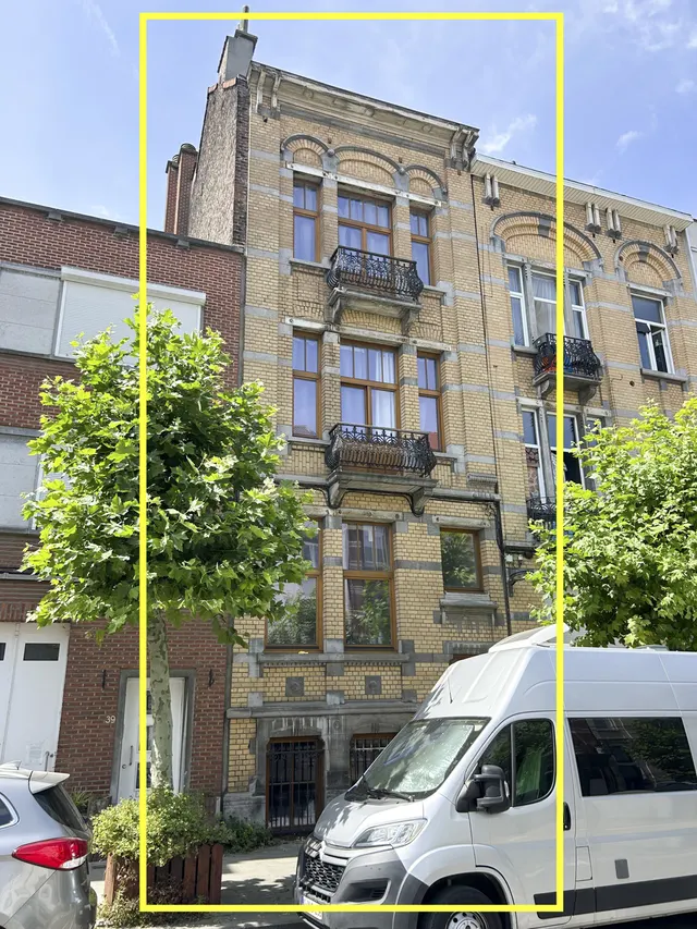 Huis te koop in Schaarbeek – 1/9