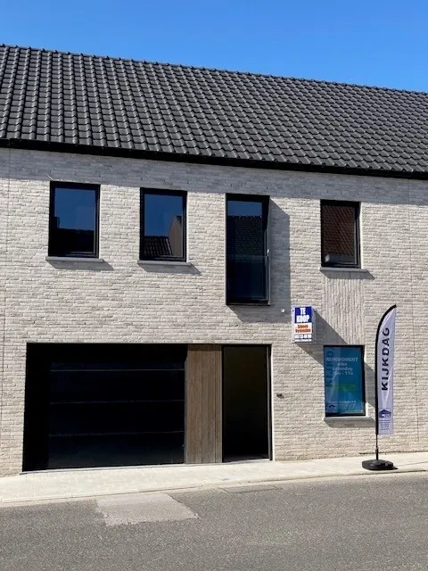 Rijwoning te koop in Poperinge – 1/10
