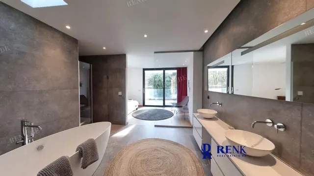 Huis te koop in Uccle – 1/3