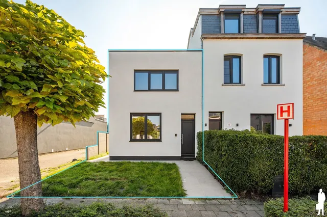 Huis te koop in Brasschaat – 1/10