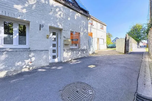 Huis te koop in Erquelinnes – 1/4