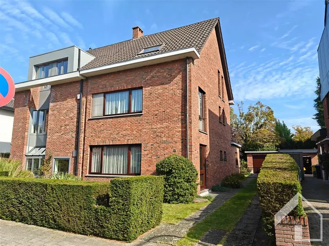Maison à vendre à Edegem – 1/10