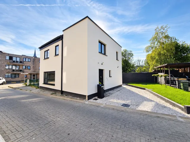 Huis à louer à Lanaken – 1/10