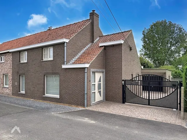 Huis à vendre à Bavikhove – 1/10