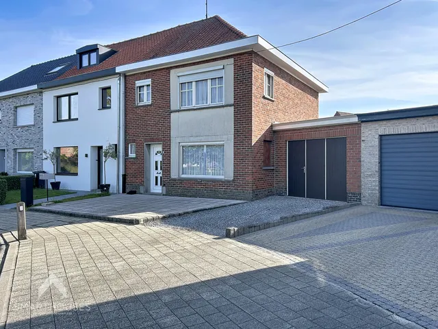 Huis te koop in Harelbeke – 1/10