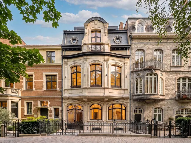 Townhouse te koop in Ixelles – 1/10