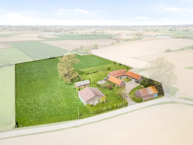 Hoeve te koop in Zwevegem – 1/10