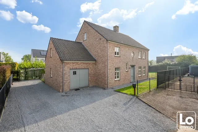 Huis te koop in Lochristi – 1/10