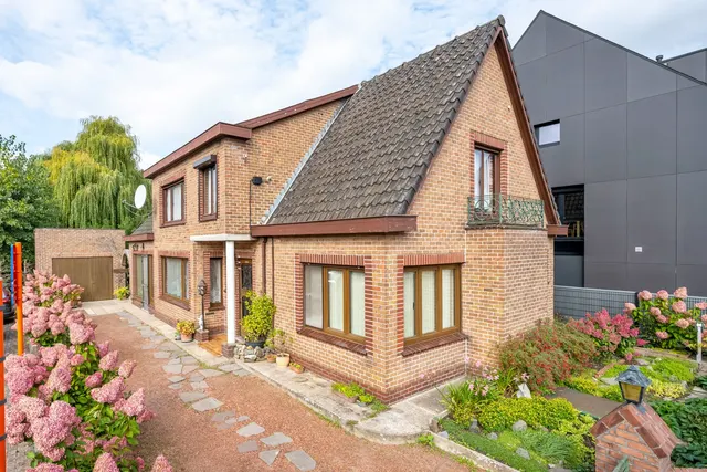 Huis te koop in Lochristi – 1/10