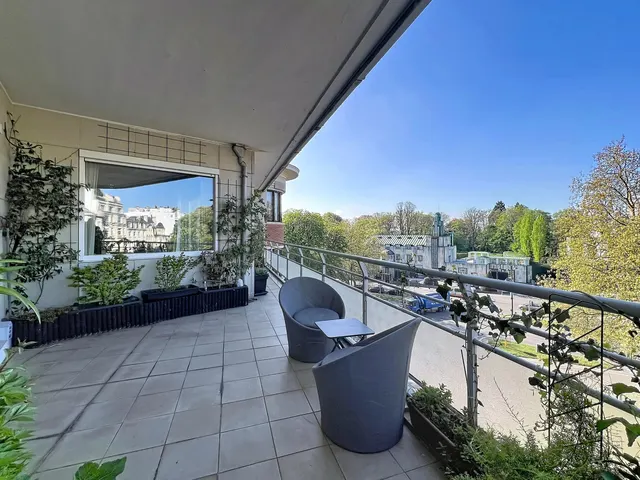 Appartement te koop in Woluwe-Saint-Pierre – 1/10