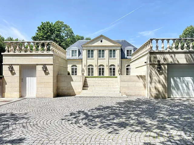 House for sale in Uccle – 1/10