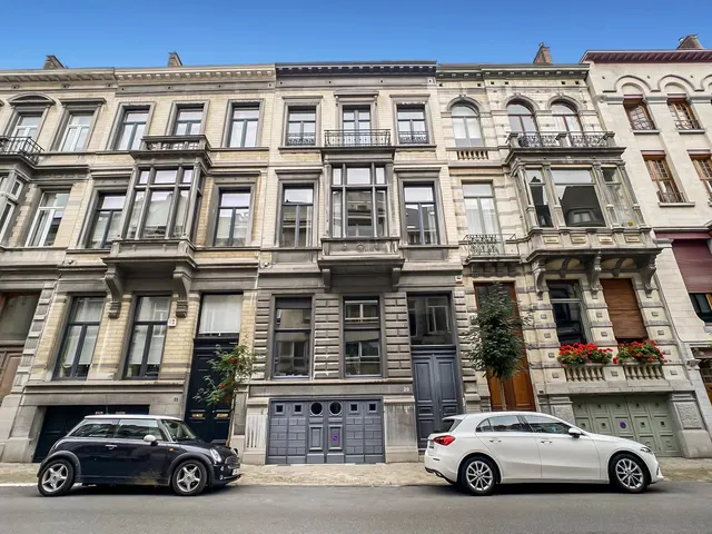 Huis te koop in Ixelles – 1/10