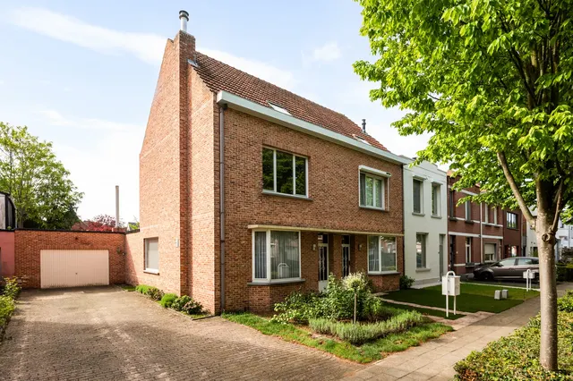 Huis à vendre à Brasschaat – 1/10