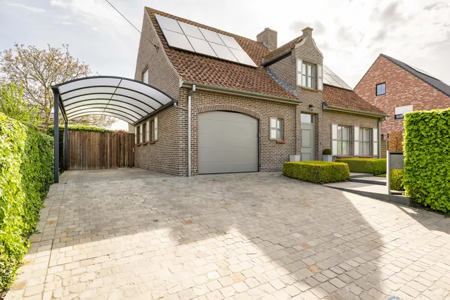 Huis te koop in Meulebeke – 1/10