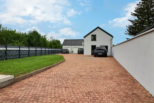 Villa te koop in MAcquenoise – 1/9