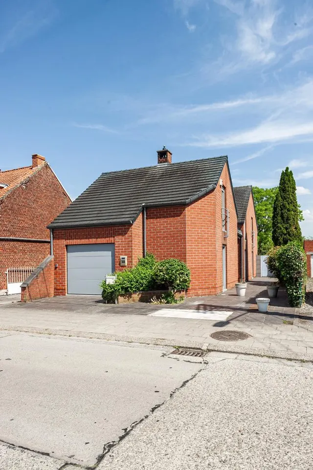 Villa à vendre à Hensies – 1/10