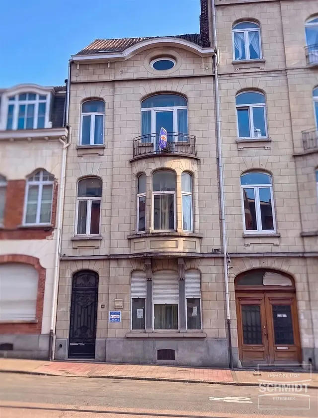 Appartement te koop in Etterbeek – 1/10