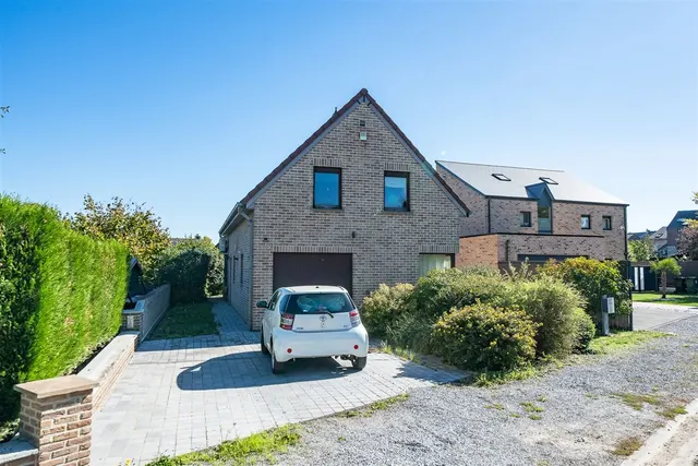 Villa te koop in Montigny-Le-Tilleul – 1/10