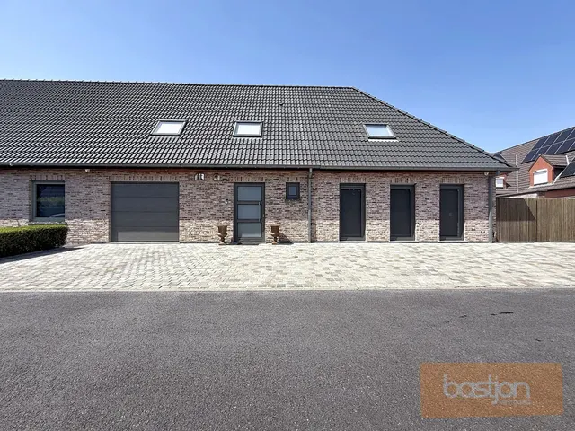 Huis te koop in Harelbeke – 1/10