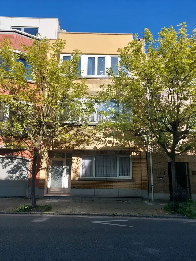 Appartement te koop in Jette – 1/6