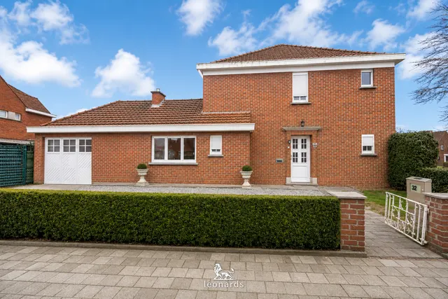 Huis te koop in Harelbeke – 1/10