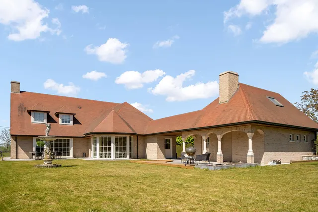 Huis te koop in Kruisem – 1/10