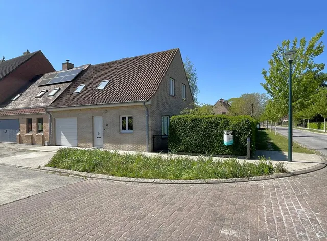 Huis te koop in Assebroek – 1/10