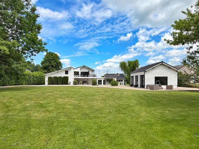 Villa te koop in La Bruyère – 1/10